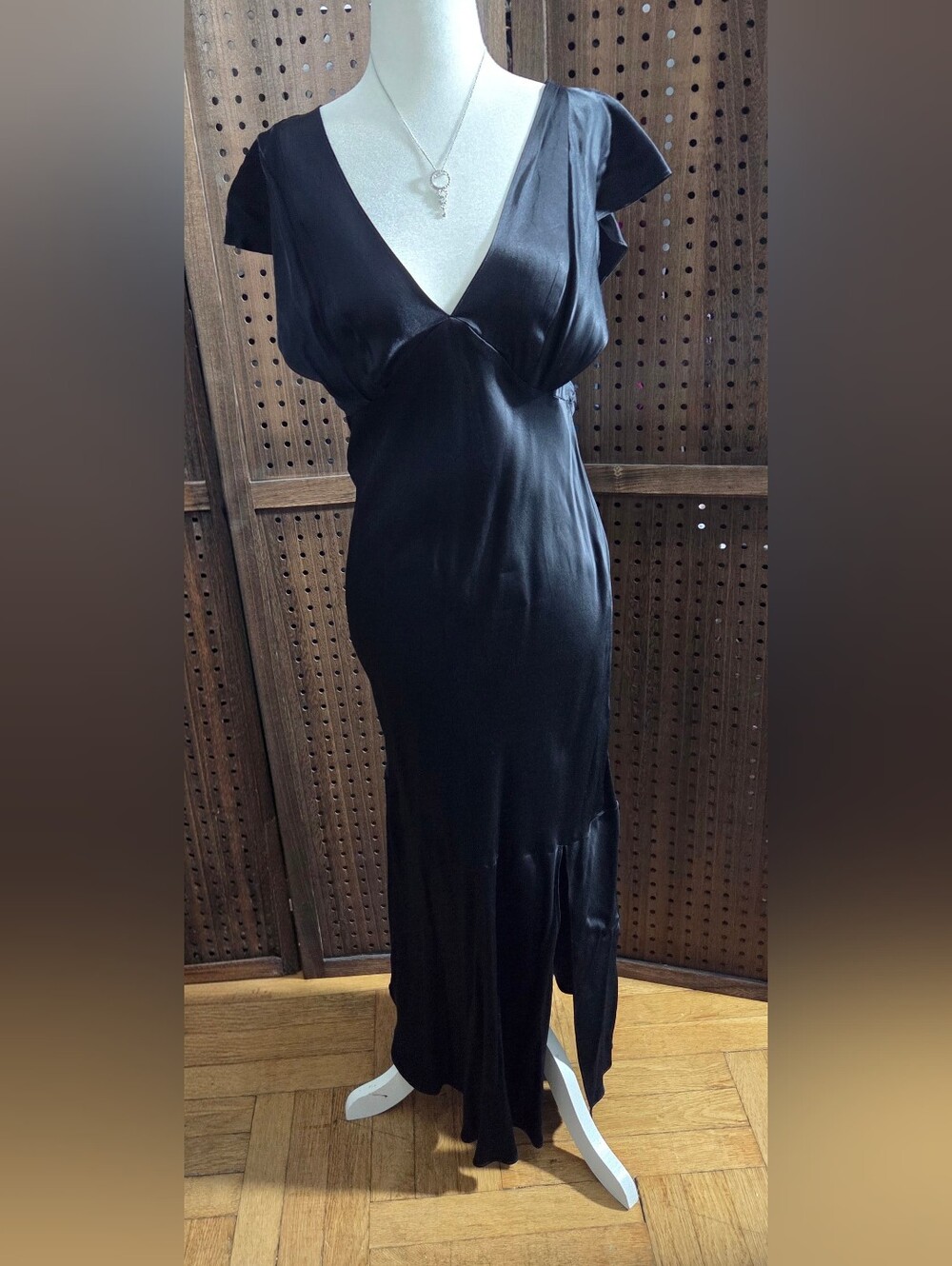 NWT Rails Dina Flutter-Sleeve Satin Midi Dress in Black
